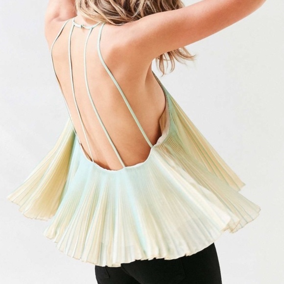 Urban Outfitters Kimchi Blue Amelia Pleated Cami in Mint & Cream - Picture 3 of 13